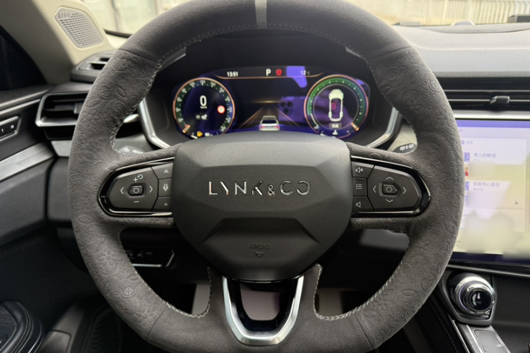 领克01 2021款 2.0TD 两驱型Pro中控内饰7004