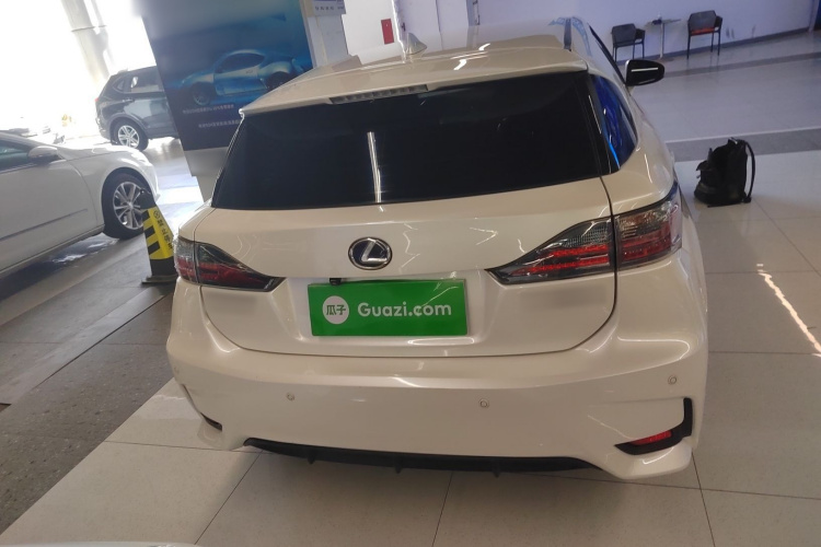 雷克萨斯CT 2014款 CT200h 精英版 单色车身外观6