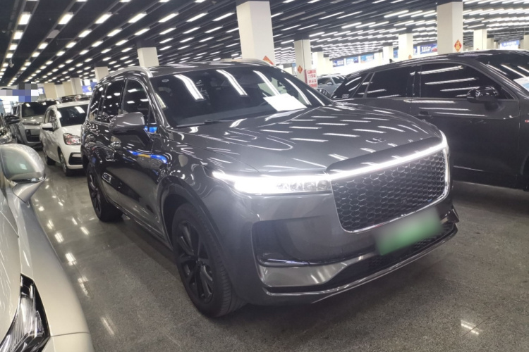 理想汽车 理想ONE 2021款 增程6座版车身外观3