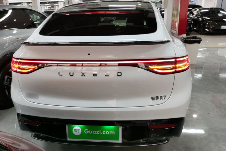 鸿蒙智行 智界R7 2024款 纯电 736km UItra车身外观6