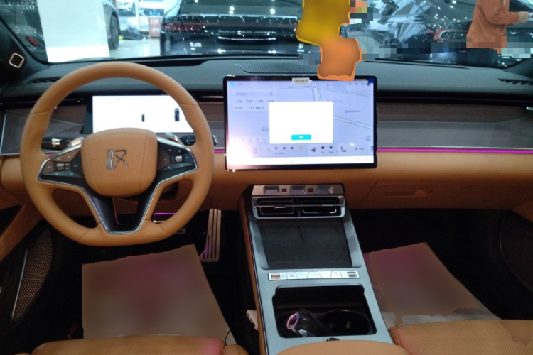 比亚迪 汉L 2025款 DM-p 四驱激光雷达旗舰型中控内饰7002