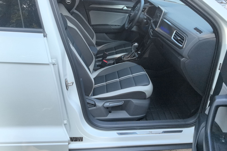 大众 T-ROC探歌 2024款 300TSI DSG两驱辰光版局部细节41