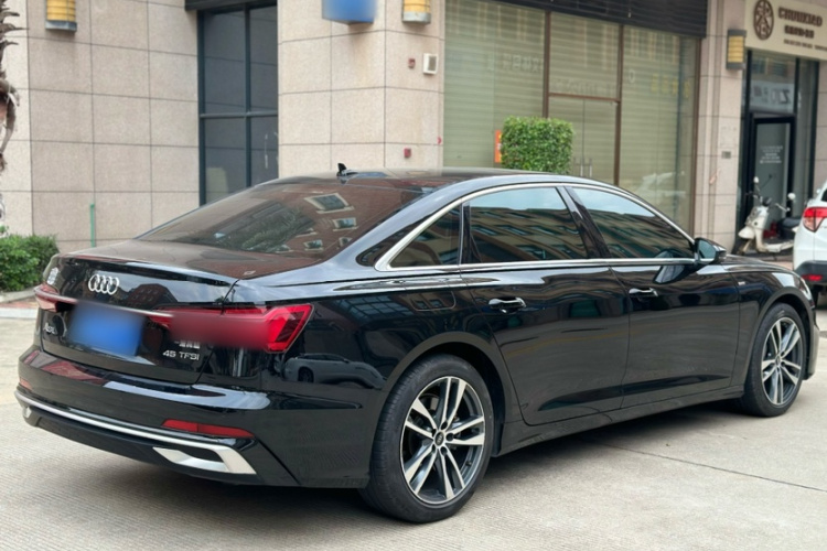 奥迪A6L 2023款 40 TFSI 豪华动感型车身外观6005