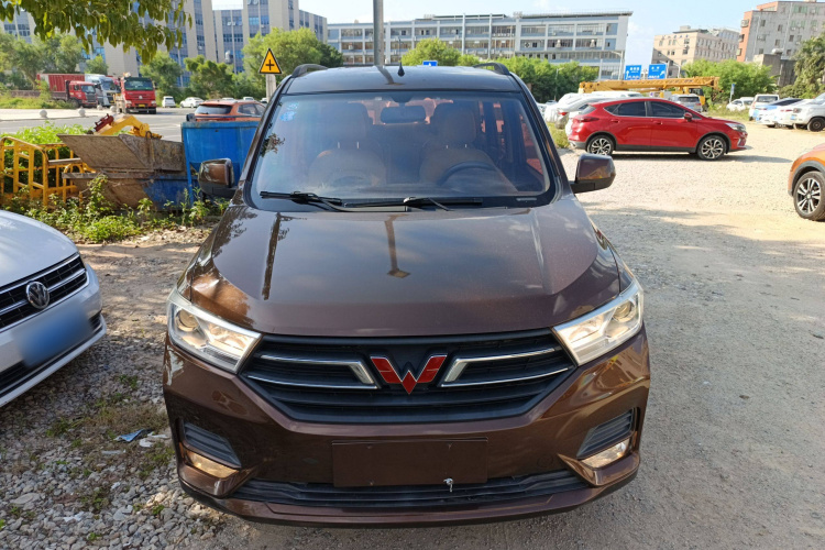 五菱汽车 五菱宏光 2018款 1.5L S舒适型L2B车身外观2