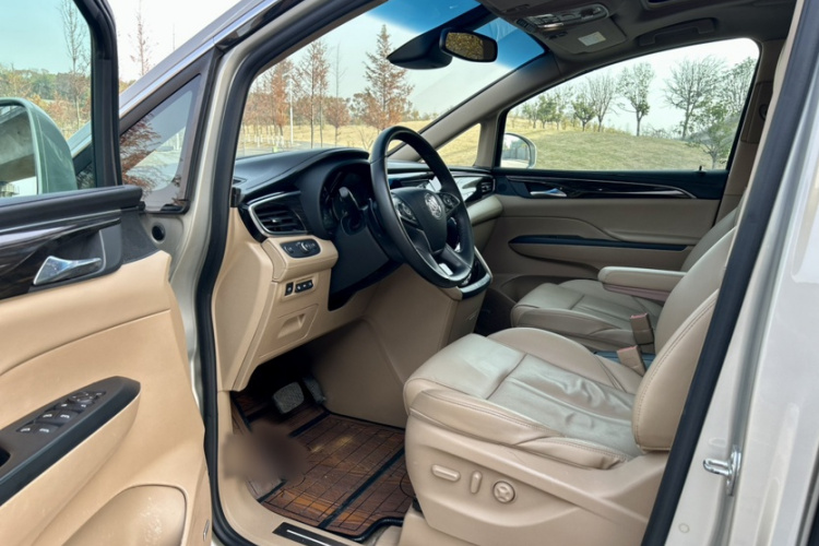 别克GL8 2017款 ES 28T 旗舰型 国V中控内饰7010