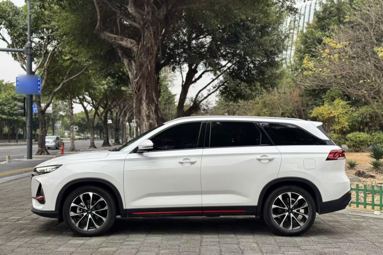 长安欧尚X7 PLUS 2023款 畅享版 1.5T自动尊贵型 7座车身外观6003