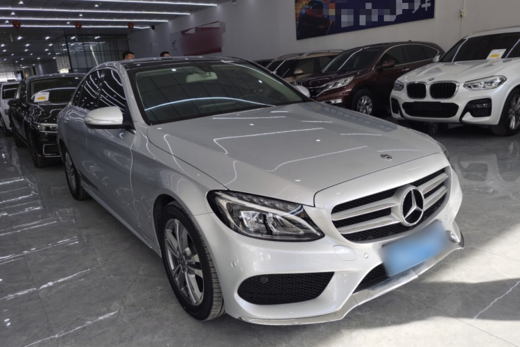 奔驰C级 2018款 C 200 L 运动版车身外观3