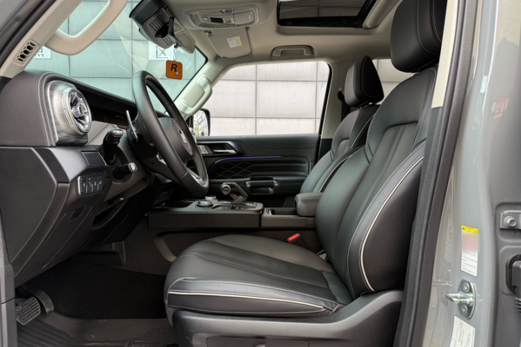 坦克300 2023款 越野版 2.0T 征服者中控内饰7007