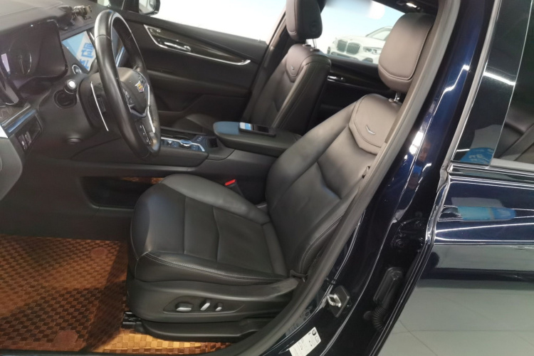 凯迪拉克XT5 2022款 2.0T 四驱尊贵型中控内饰19