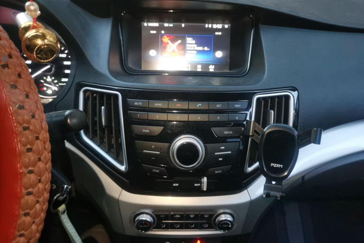 长城C30 2016款 1.5L 手动豪华型局部细节16