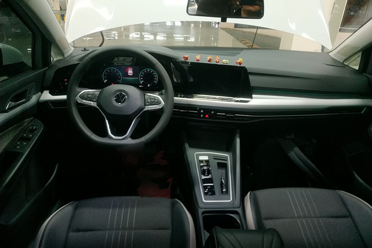 大众 高尔夫 2024款 280TSI DSG Pro 50年传奇版中控内饰12