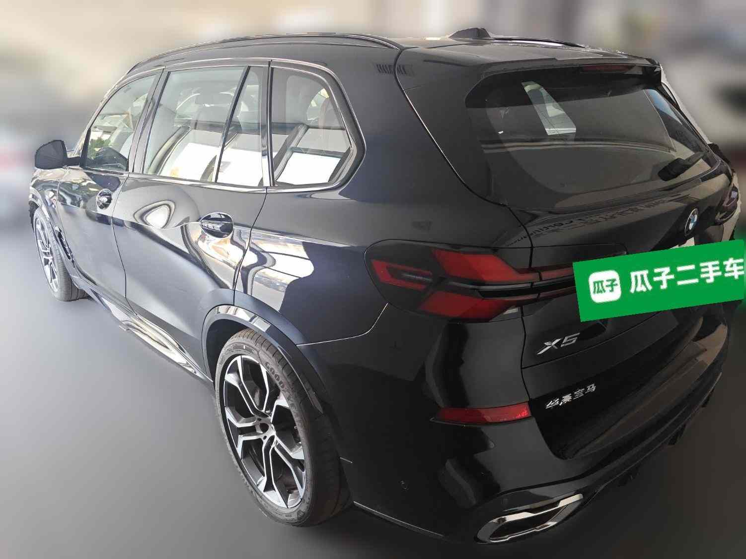 宝马X5 2023款 xDrive 40Li 尊享型M运动曜夜套装(4)