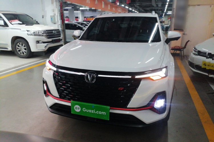 长安CS35PLUS 2021款 改款 蓝鲸NE 1.4T DCT尊贵型车身外观2