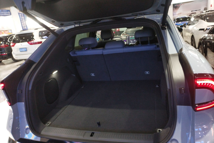 小鹏G7 2025款 702 超长续航 Max机舱底盘23