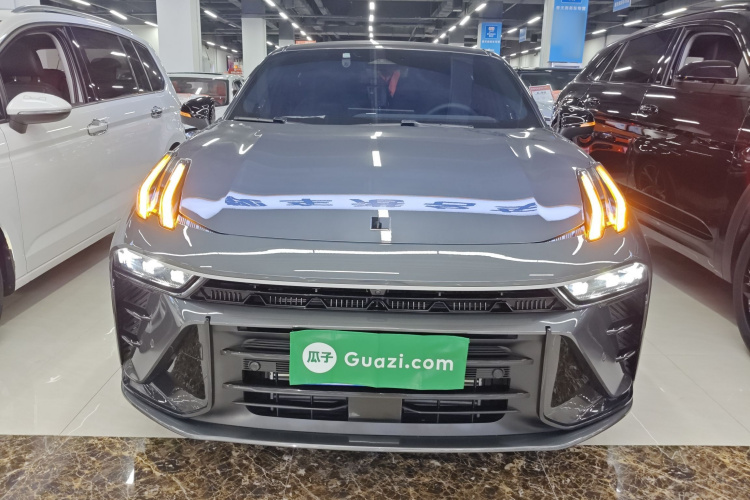 领克03 2025款 1.5TD DCT冠军版Pro车身外观2