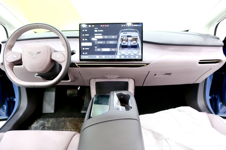 红旗天工05 2025款 550智选版中控内饰7001