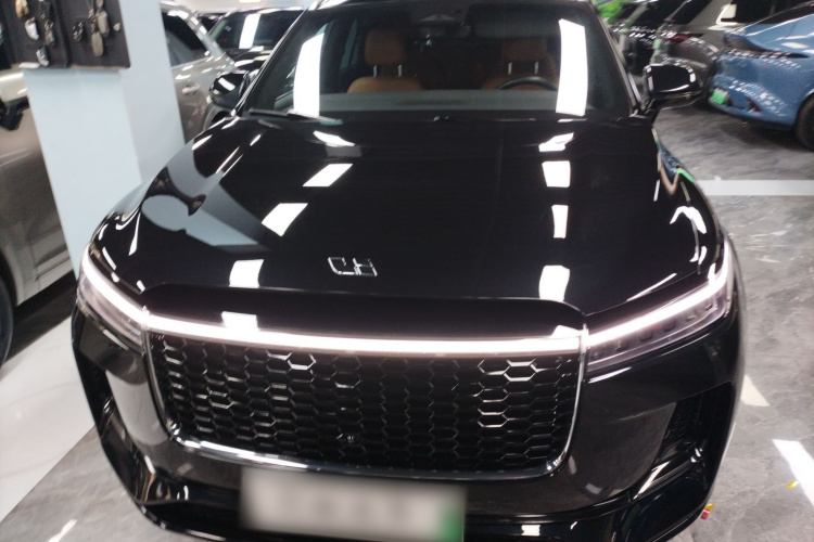 理想汽车 理想ONE 2021款 增程6座版车身外观2