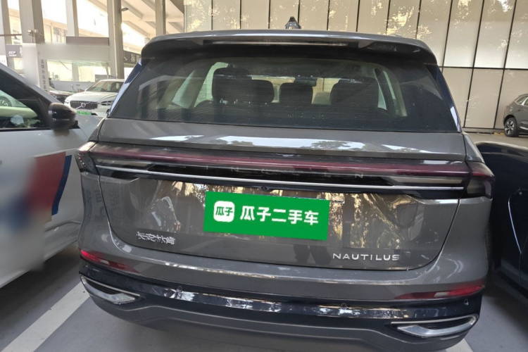 林肯 航海家 2023款 2.0T 四驱尊睿版车身外观6