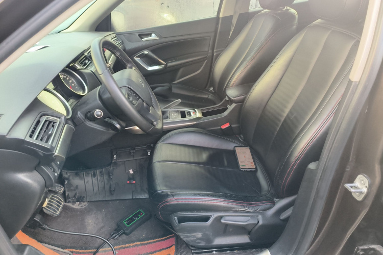 标致408 2015款 1.2T 自动豪华版中控内饰19