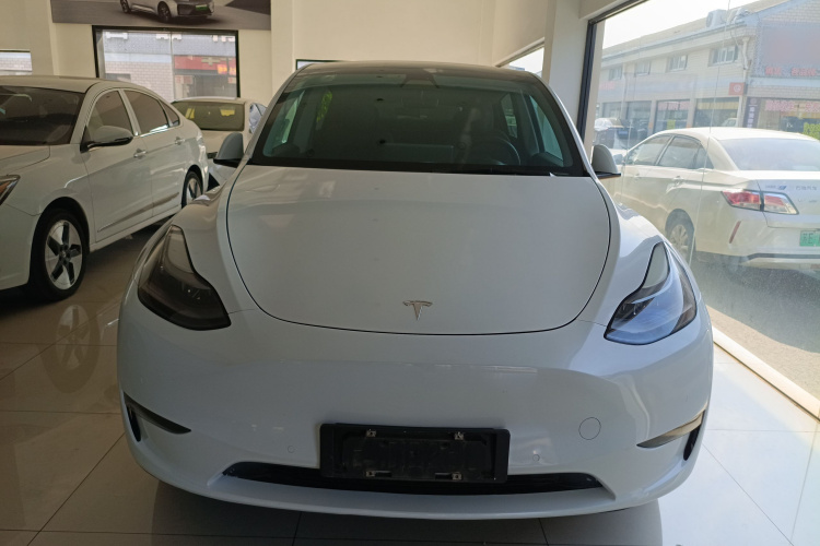 特斯拉 Model Y 2021款 标准续航后驱版车身外观2