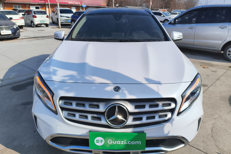 奔驰GLA 2018款 GLA 200 时尚型车身外观2