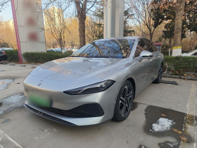 荣威D7 2023款 DMH 125km 旗舰版