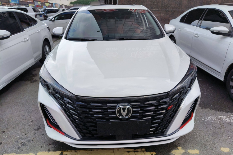 长安 逸动 2024款 PLUS 蓝鲸NE 1.4T GDI DCT高能版车身外观2