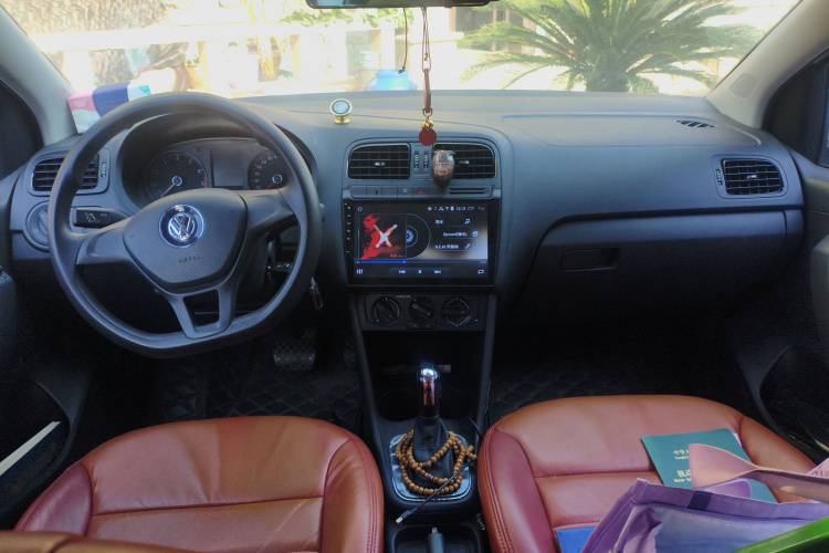 大众 Polo 2016款 1.4L 自动风尚型中控内饰12