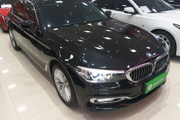 宝马5系 2018款 改款 530Li 领先型 豪华套装车身外观6002