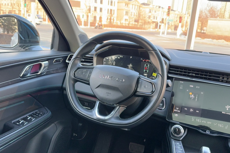 领克05 2020款 2.0TD 两驱耀Halo中控内饰7002