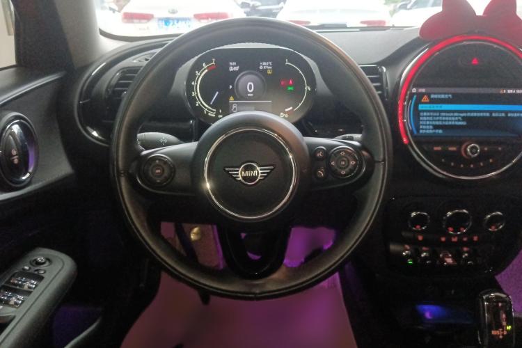 MINI Clubman 2021款 1.5T COOPER中控内饰13