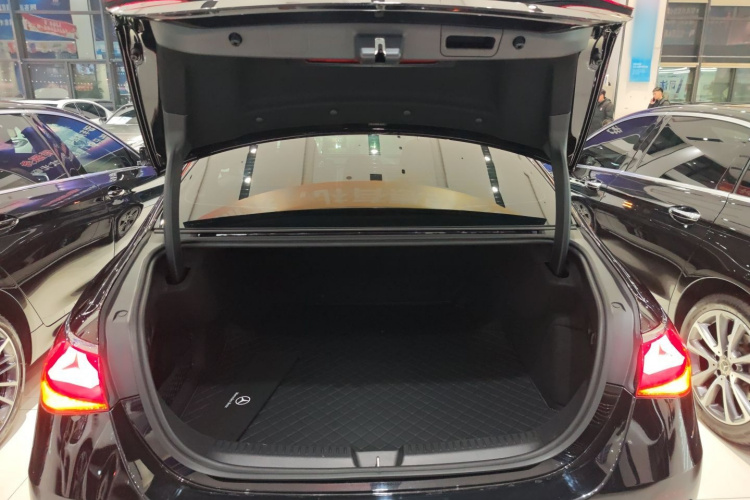 奔驰E级 2024款 E 260 L机舱底盘23