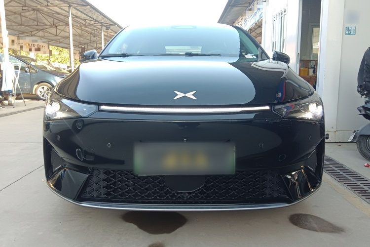 小鹏P5 2021款 550E车身外观2