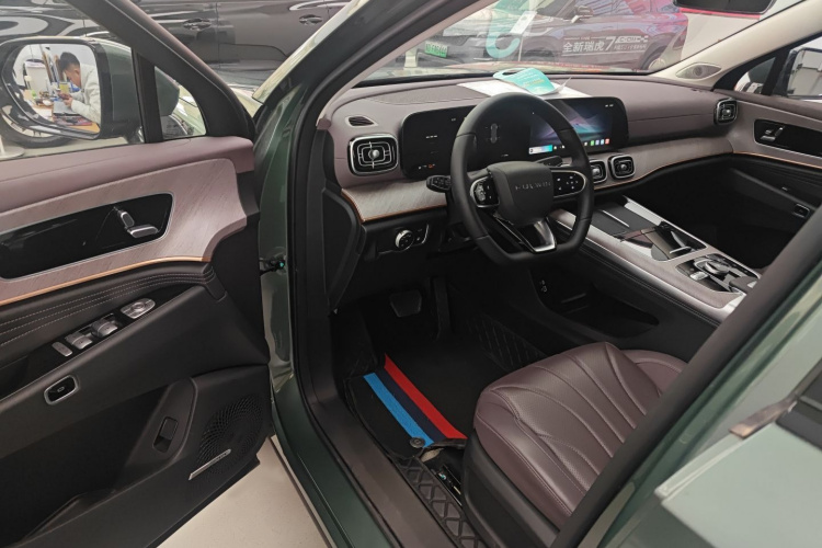 奇瑞 风云T10 2024款 210 奢享版中控内饰7004