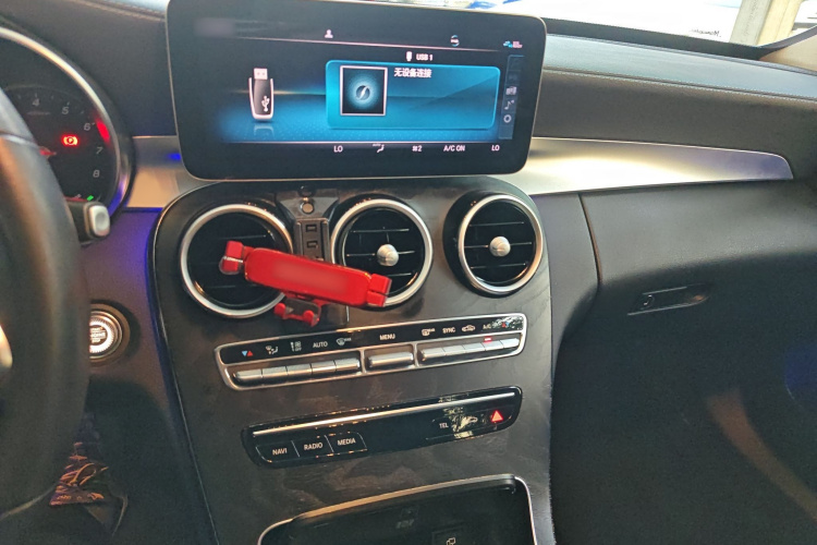 奔驰C级 2019款 C 260 L 运动版局部细节16