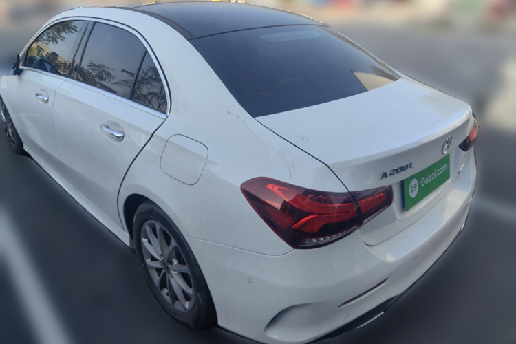 奔驰A级 2022款 改款 A 200 L 运动轿车时尚型车身外观6003