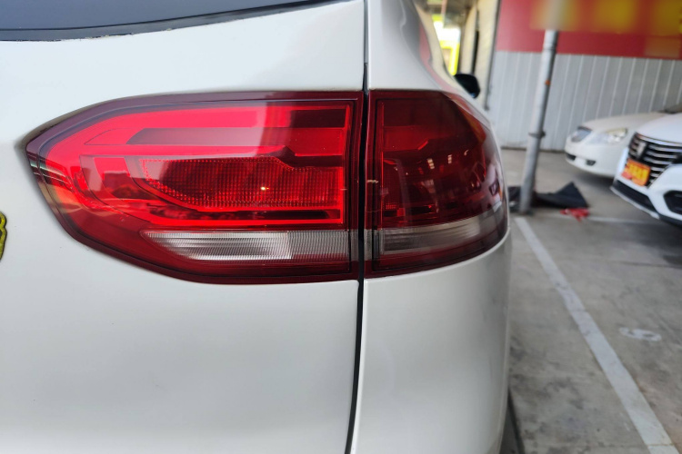 哈弗H6 2017款 红标 1.5T 自动两驱智尚型车身外观6006