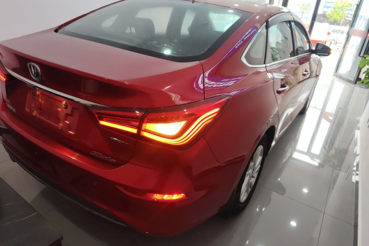 长安 逸动 2019款 高能版 1.6L GDI 自动先锋型 国VI车身外观7