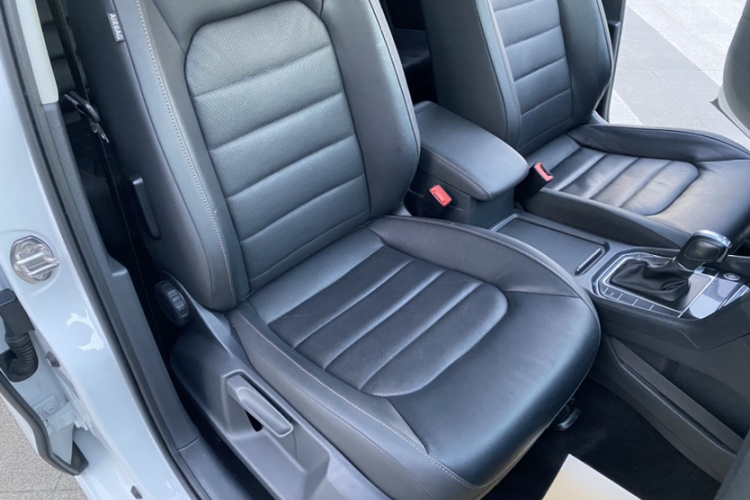 大众 高尔夫·嘉旅 2016款 230TSI 自动豪华型局部细节41