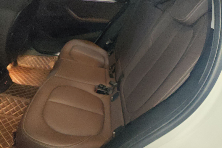 宝马X1 2020款 xDrive25Li 尊享型中控内饰21