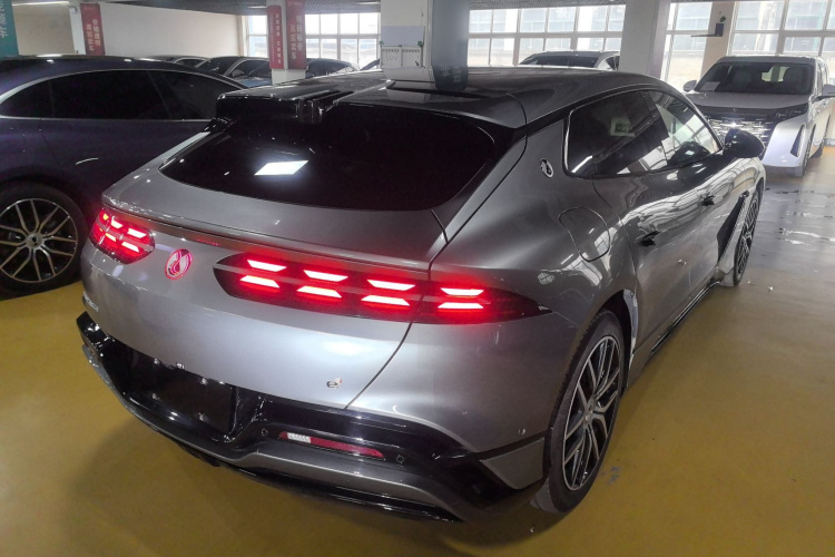 腾势Z9GT 2024款 1100四驱Pro版车身外观7