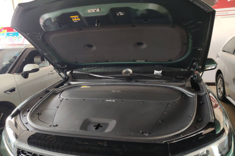 理想汽车 理想ONE 2021款 增程6座版机舱底盘24