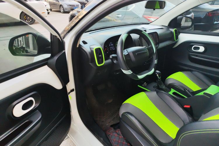 荣威 科莱威CLEVER 2021款 302km新四座超能版中控内饰20