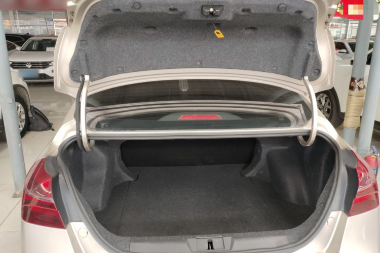 吉利汽车 帝豪 2019款 领军版 1.5L CVT向上互联型 国VI局部细节23