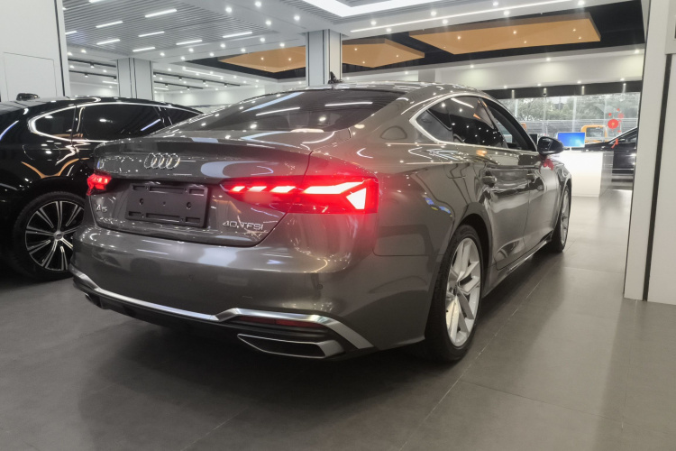 奥迪A5 2023款 Sportback 40 TFSI 时尚动感型车身外观7