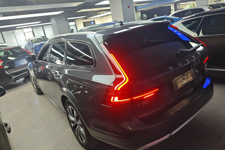 沃尔沃V90 2022款 Cross Country B5 AWD 智远版车身外观6003