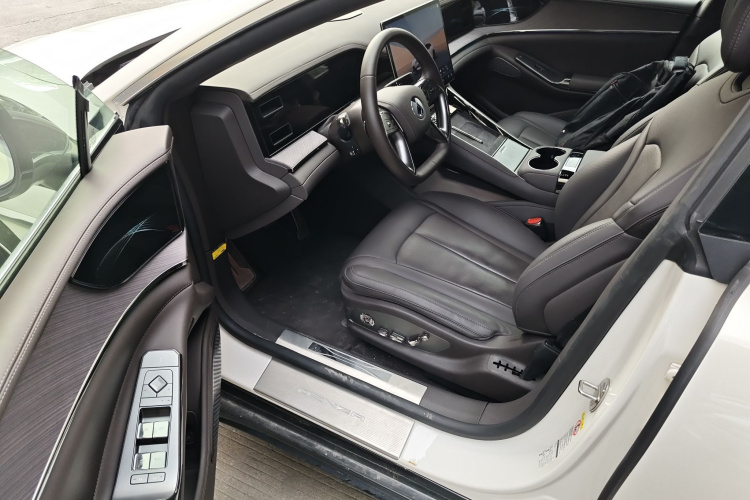 腾势Z9 2024款 1100km 四驱Max版中控内饰20