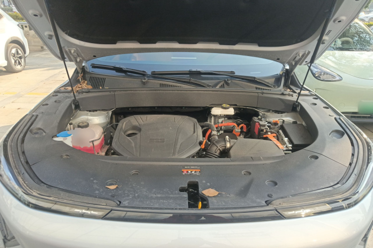 吉利银河 银河L7 2025款 EM-i 115km 探索+版机舱底盘24