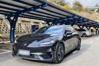 深蓝汽车 深蓝L07 2025款 530Ultra乾崑智驾ADS SE纯电版