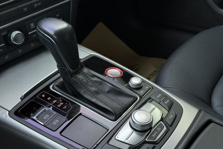 奥迪A6L 2018款 30周年年型 TFSI 进取型局部细节18